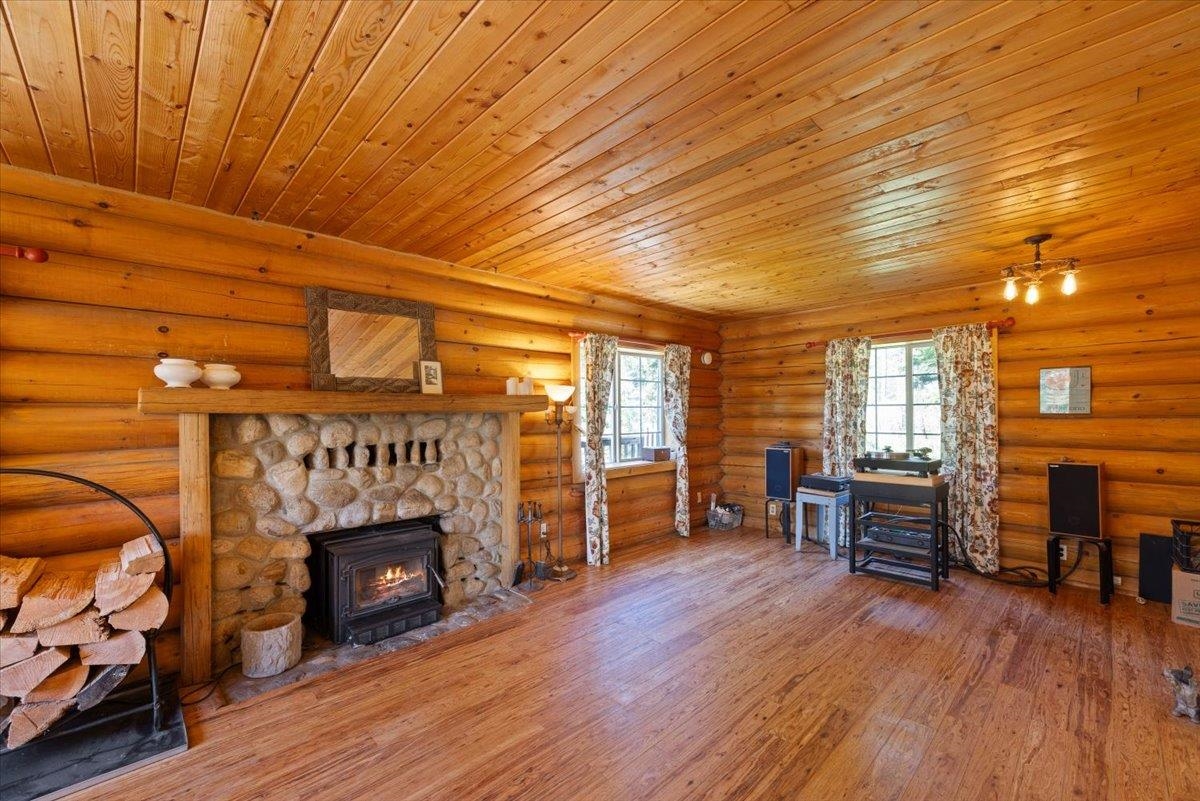36824 North Valley Road Chattaroy, WA 99003 - Photo 8 of 39