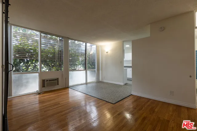 $3,200 | 11133 Rose Avenue, Unit 15, Los Angeles, CA 90034