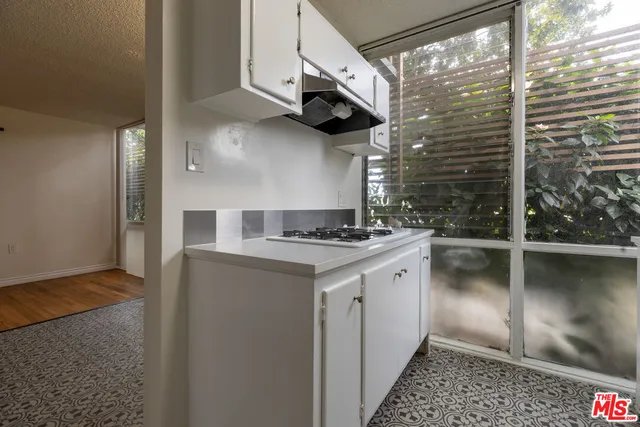 $3,200 | 11133 Rose Avenue, Unit 15, Los Angeles, CA 90034