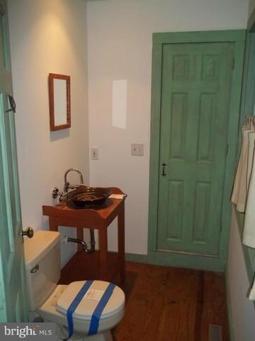 23005 Carrollton Road Neavitt, MD 21652 - Photo 17 of 21 a view of a small space with a table and chair