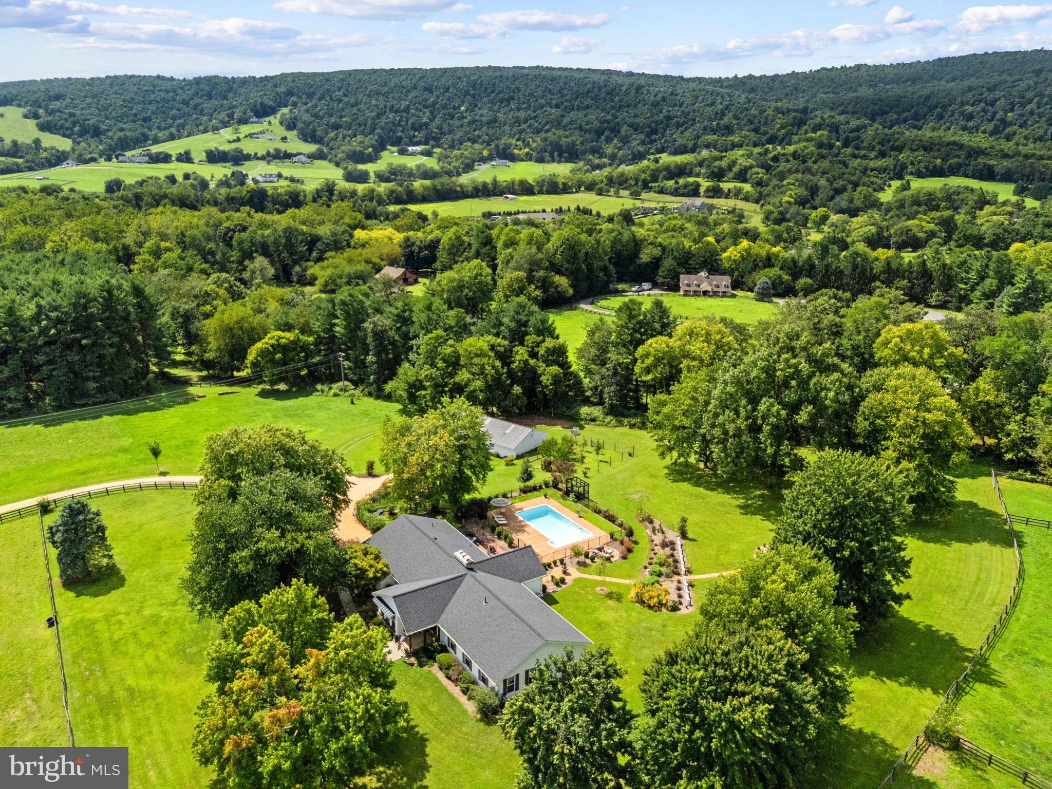 34994 Williams Gap Road Round Hill, VA 20141 - Photo 3 of 42 Gallery Image 3
