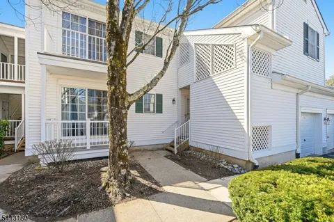 $419,000 | 12 Smithfield Court, Unit 12, Bernards, NJ 07920