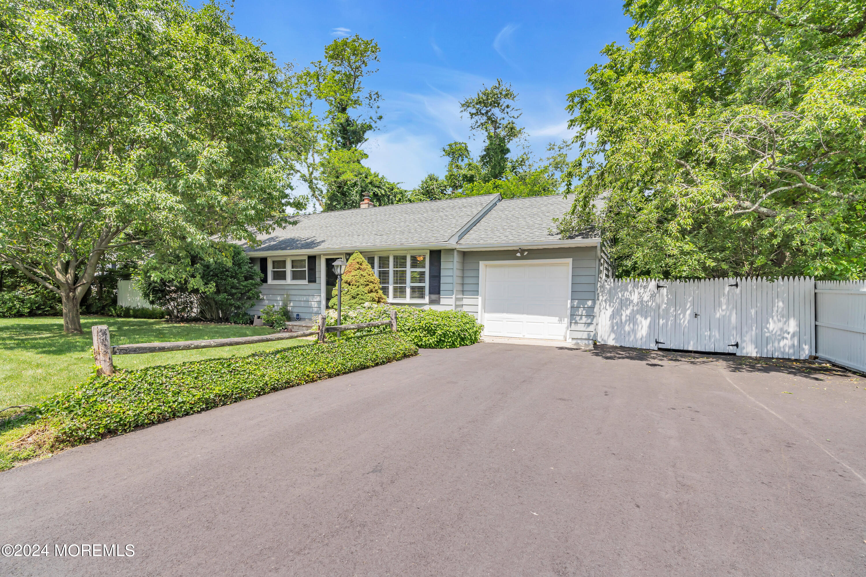 591 Wayside Road Neptune Township, NJ 07753 - Photo 11 of 51 048_dsc02744