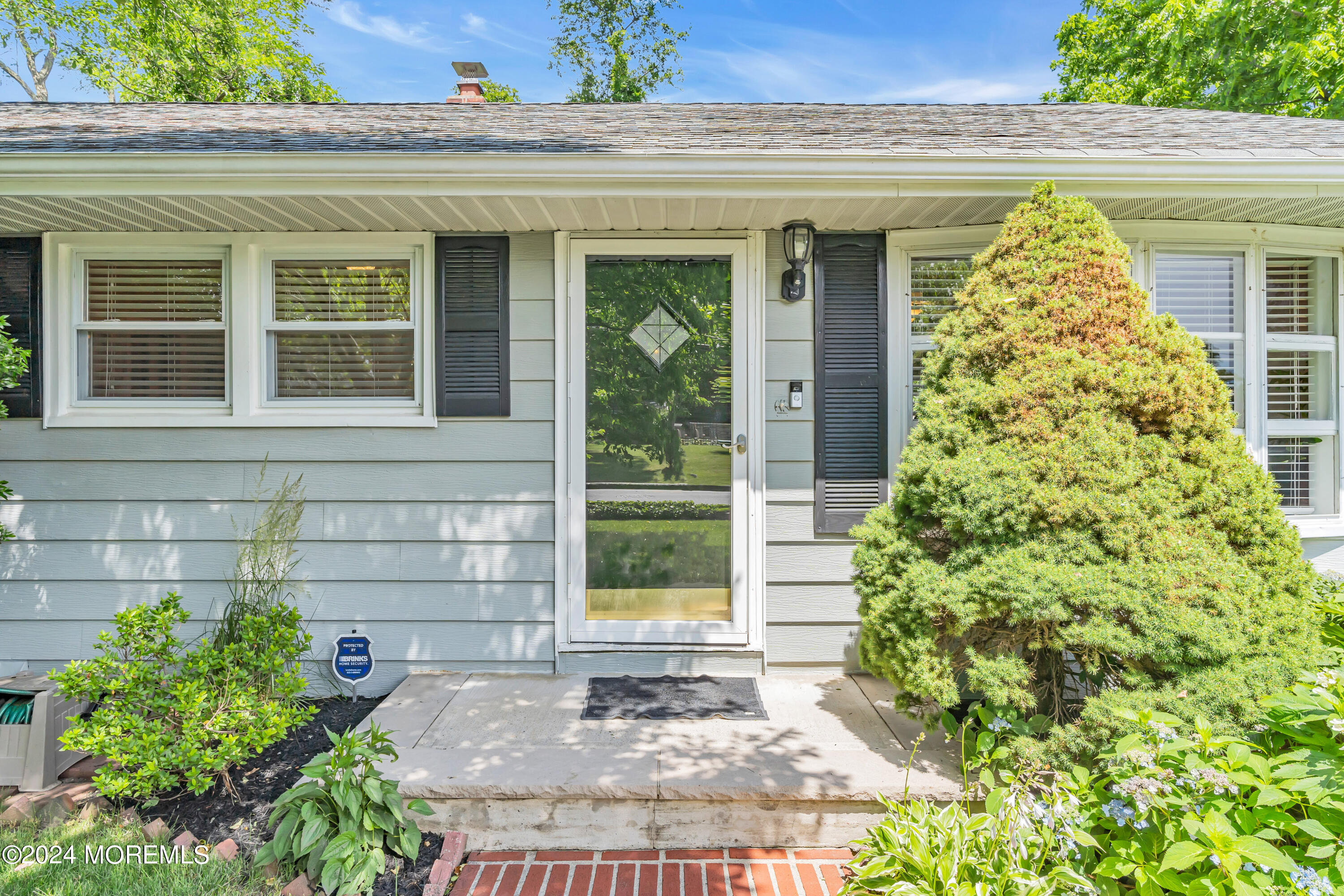 591 Wayside Road Neptune Township, NJ 07753 - Photo 12 of 51 047_dsc02739