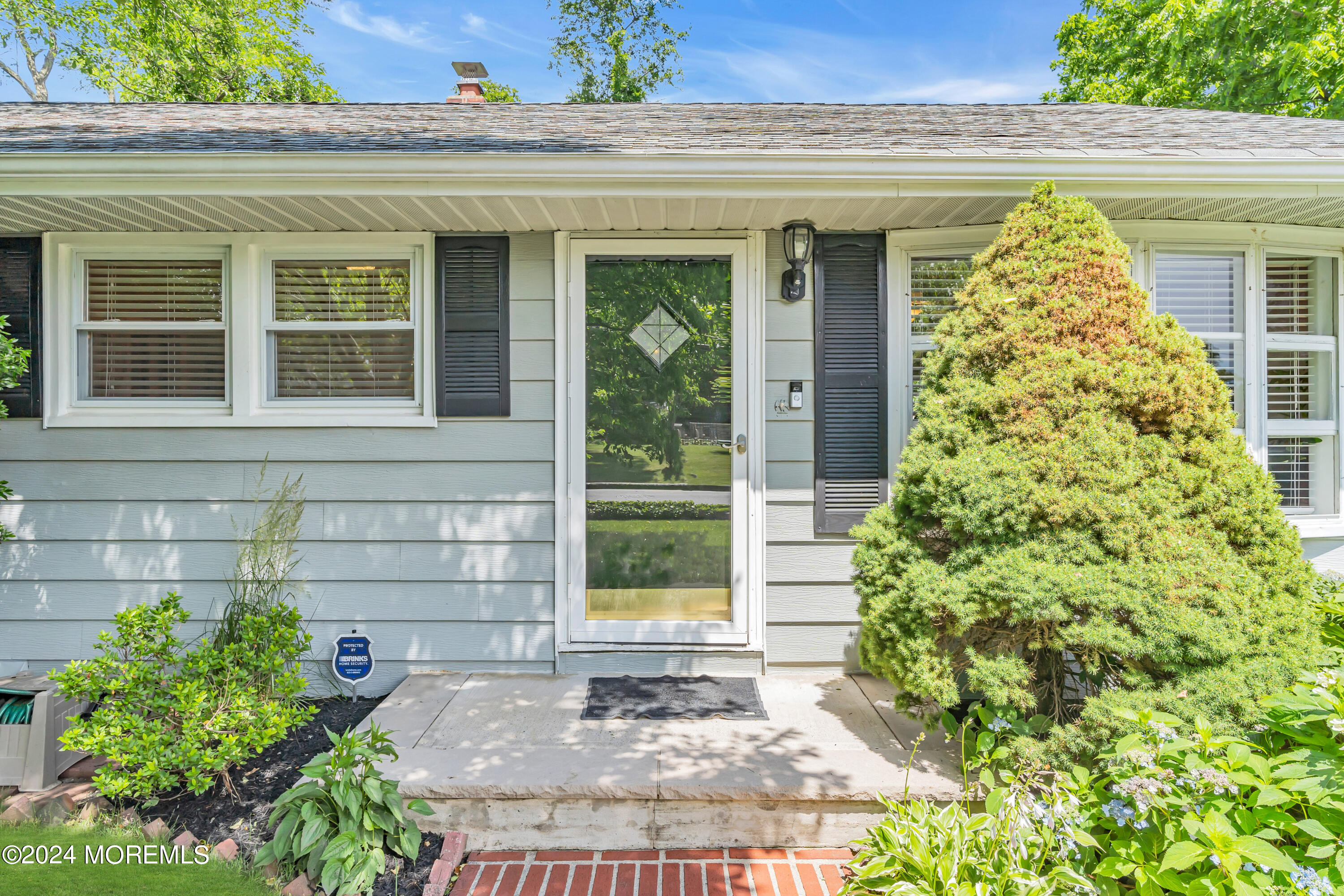 591 Wayside Road Neptune Township, NJ 07753 - Photo 13 of 51 008_dsc02739-1