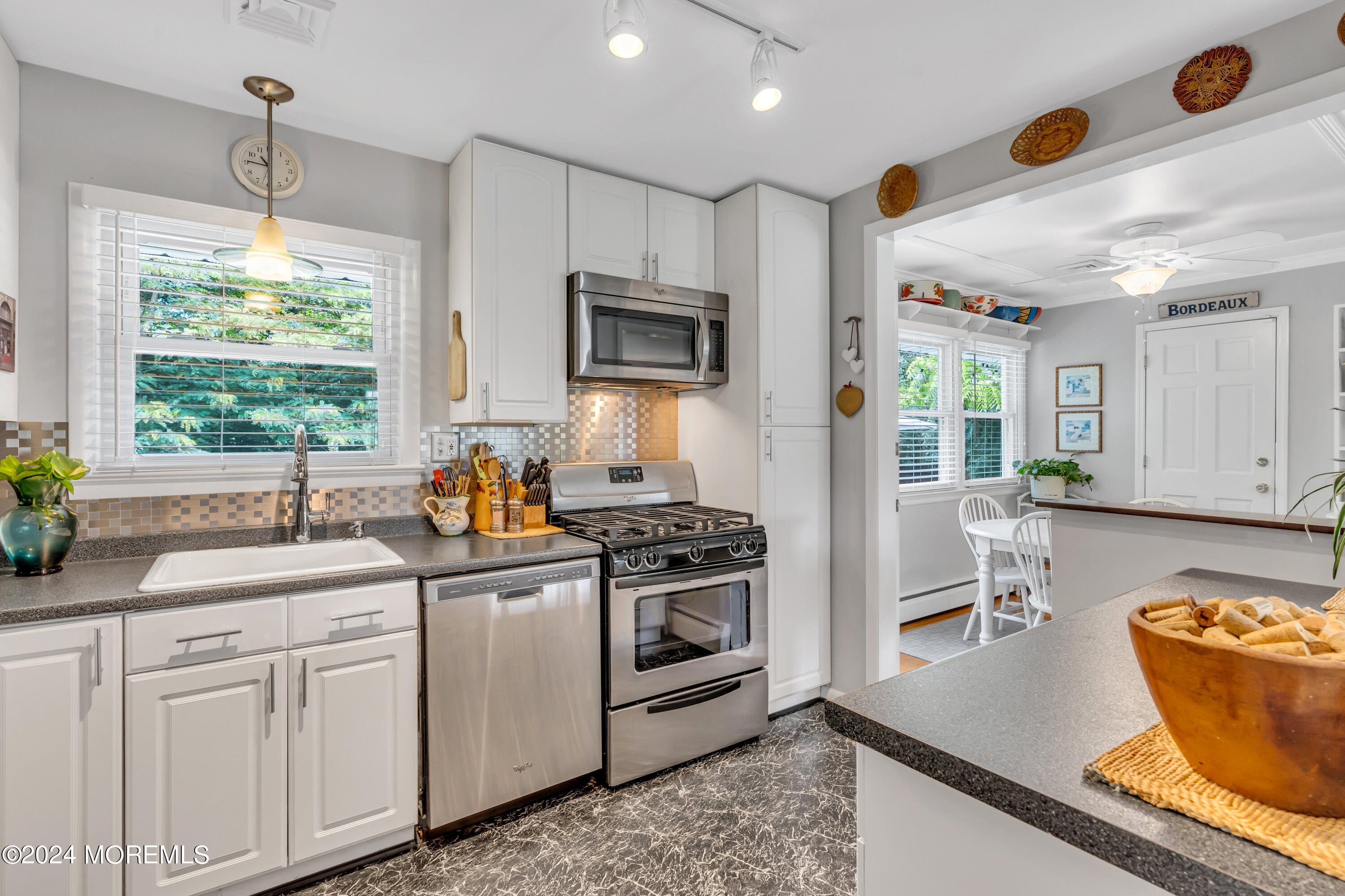 591 Wayside Road Neptune Township, NJ 07753 - Photo 23 of 51 018_dsc02594
