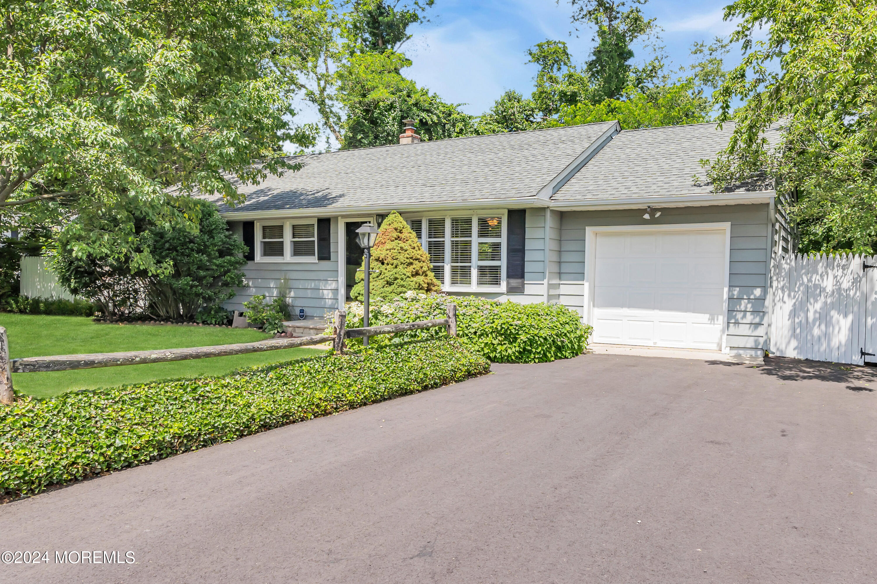 591 Wayside Road Neptune Township, NJ 07753 - Photo 3 of 51 002_dsc02744-1b