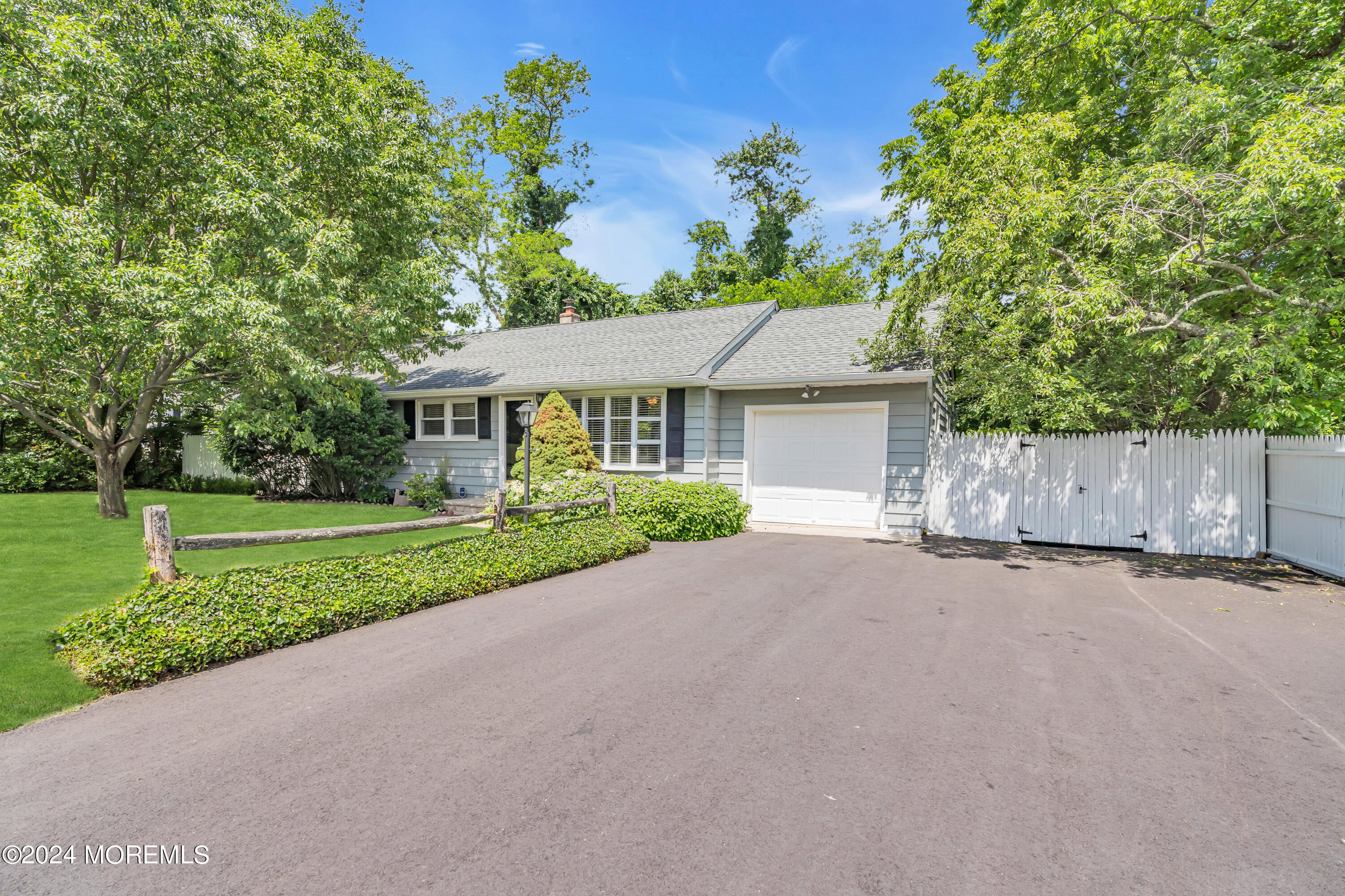 591 Wayside Road Neptune Township, NJ 07753 - Photo 4 of 51 003_dsc02744-1