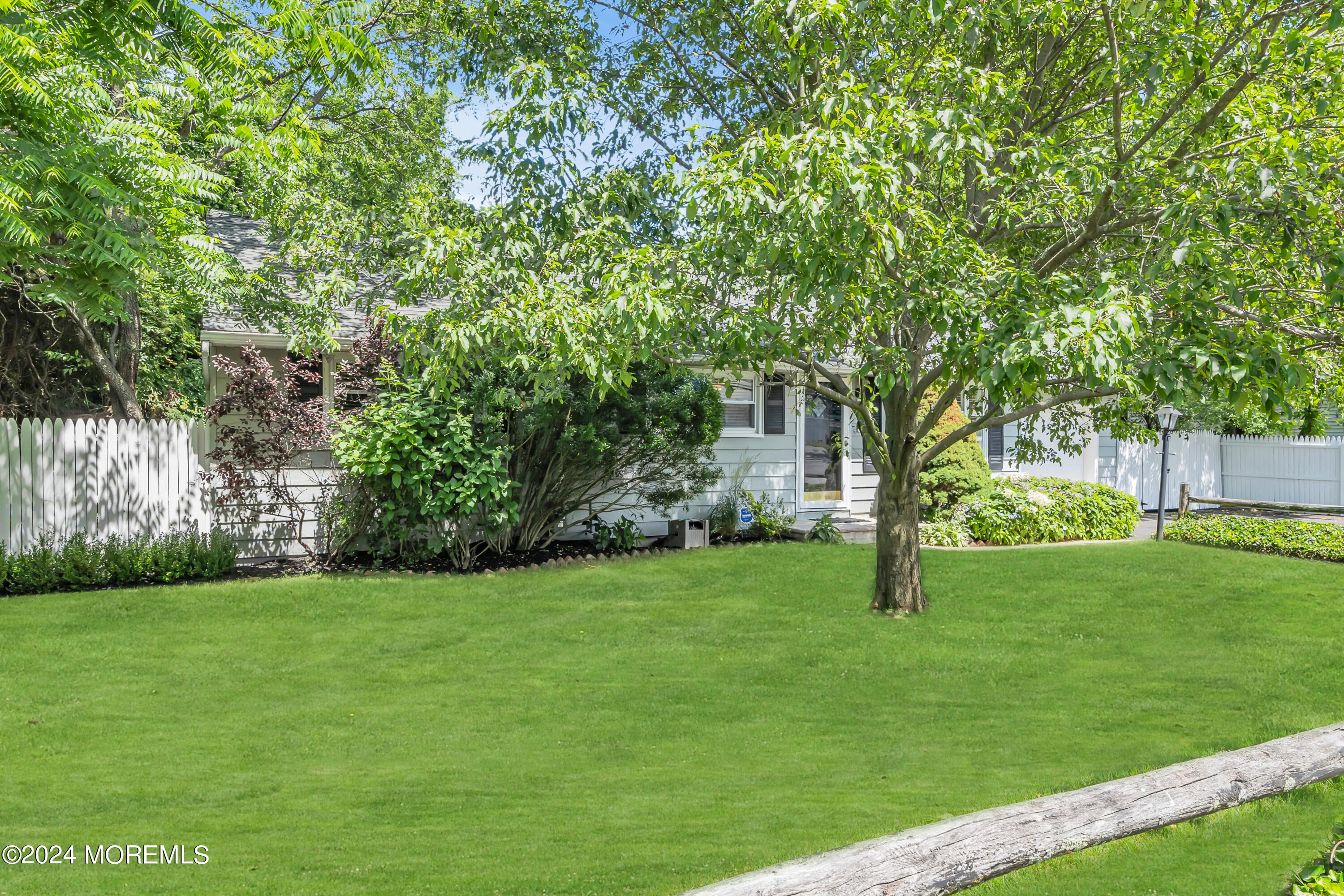 591 Wayside Road Neptune Township, NJ 07753 - Photo 7 of 51 007_dsc02754-1b