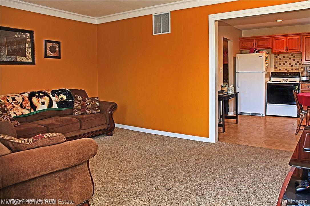 3774 Lippincott Road Lapeer, MI 48446 - Photo 5 of 18 IMG_0007slp.jpg