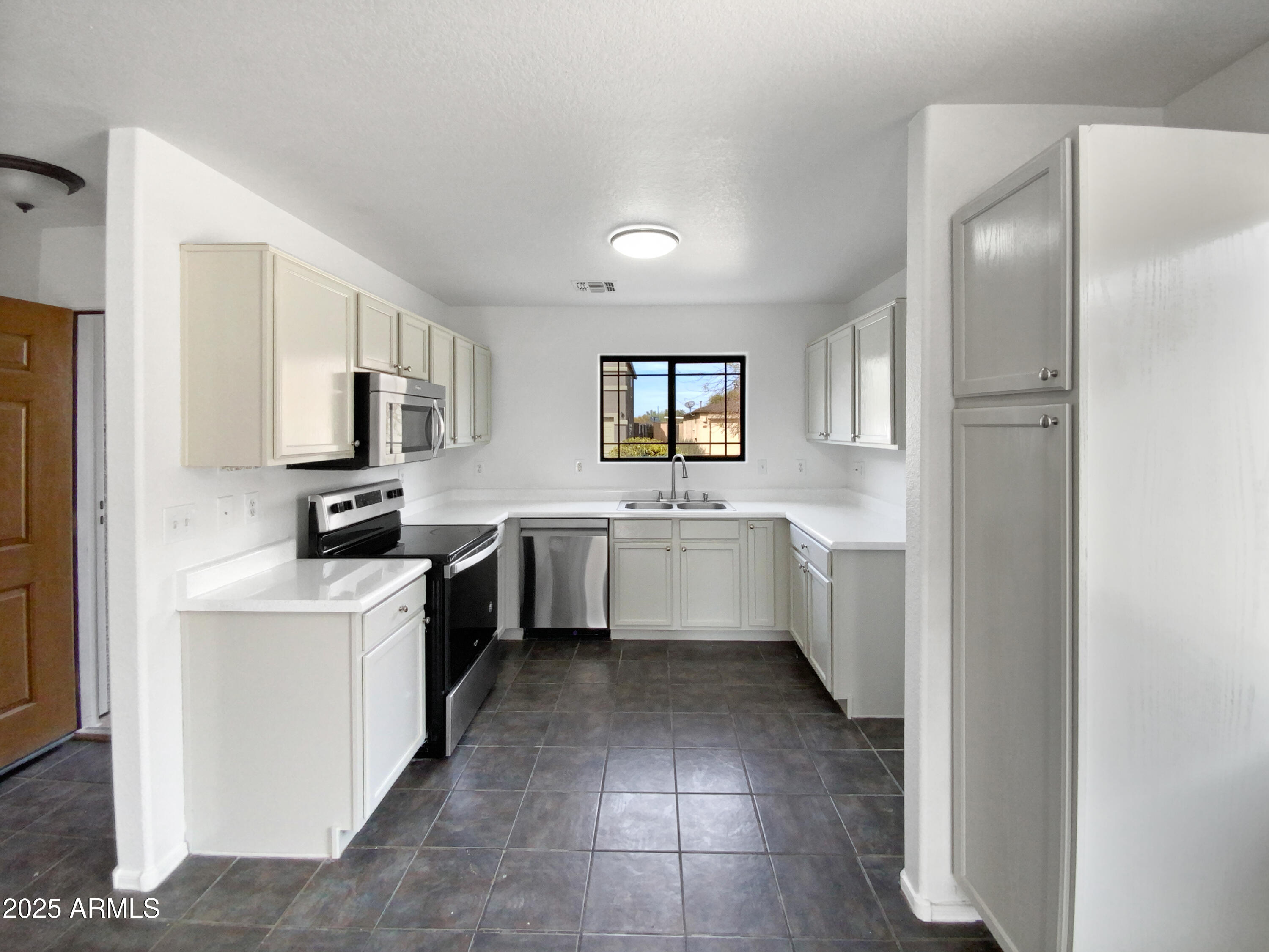 1639 East Desert Rose Trail San Tan Valley, AZ 85143 - Photo 6 of 18 listing_5