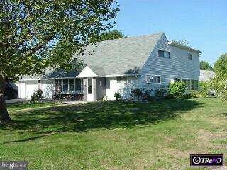 7 Quarry Road Levittown, PA 19057 - Photo 1 of 5 Gallery Image 1