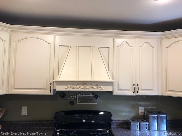 4380 Rabidue Road North Street, MI 48049 - Photo 20 of 29 Beautiful Cabinetry!