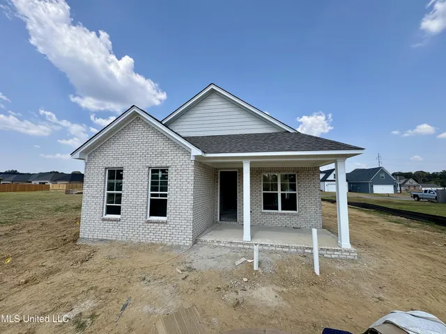 $349,900 | 3492 Hatton Drive, Nesbit, MS 38651