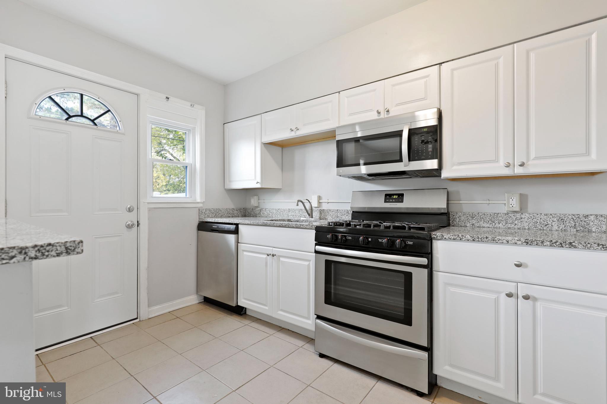 8008 Charlesmont Road Baltimore, MD 21222 - Photo 12 of 37