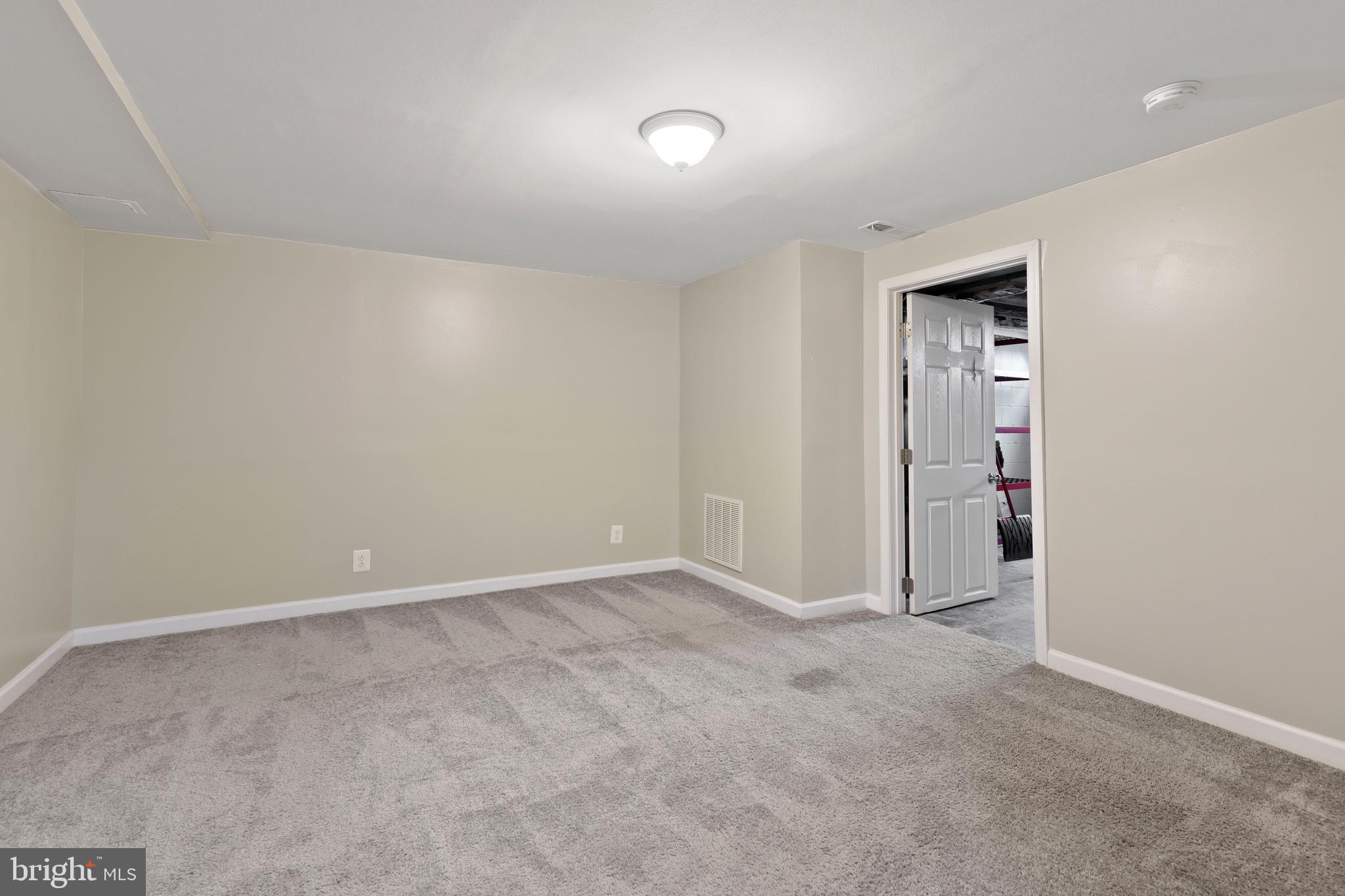 8008 Charlesmont Road Baltimore, MD 21222 - Photo 18 of 37