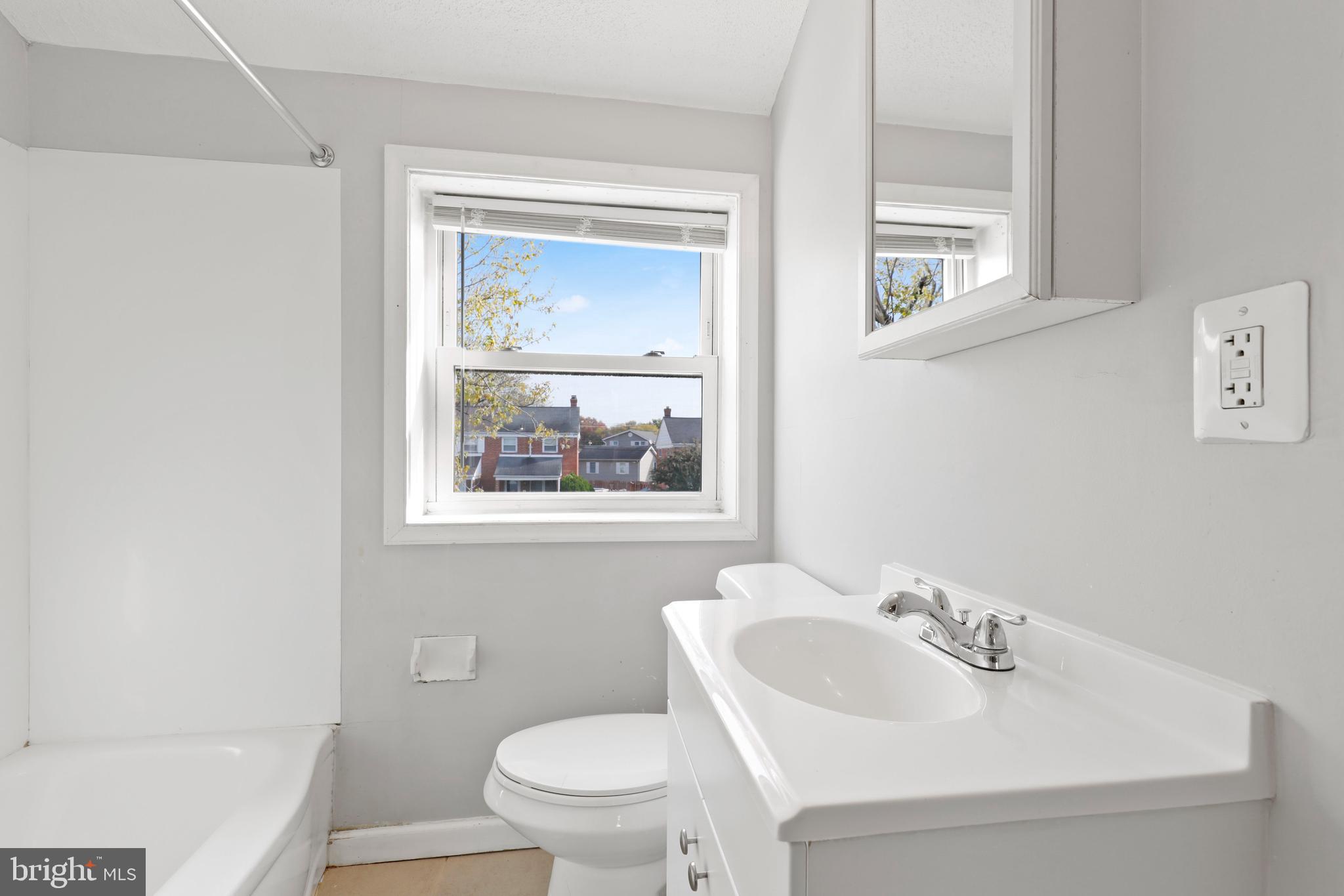 8008 Charlesmont Road Baltimore, MD 21222 - Photo 26 of 37