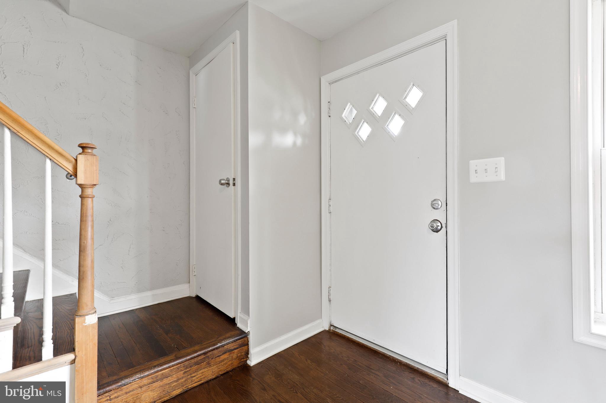 8008 Charlesmont Road Baltimore, MD 21222 - Photo 7 of 37