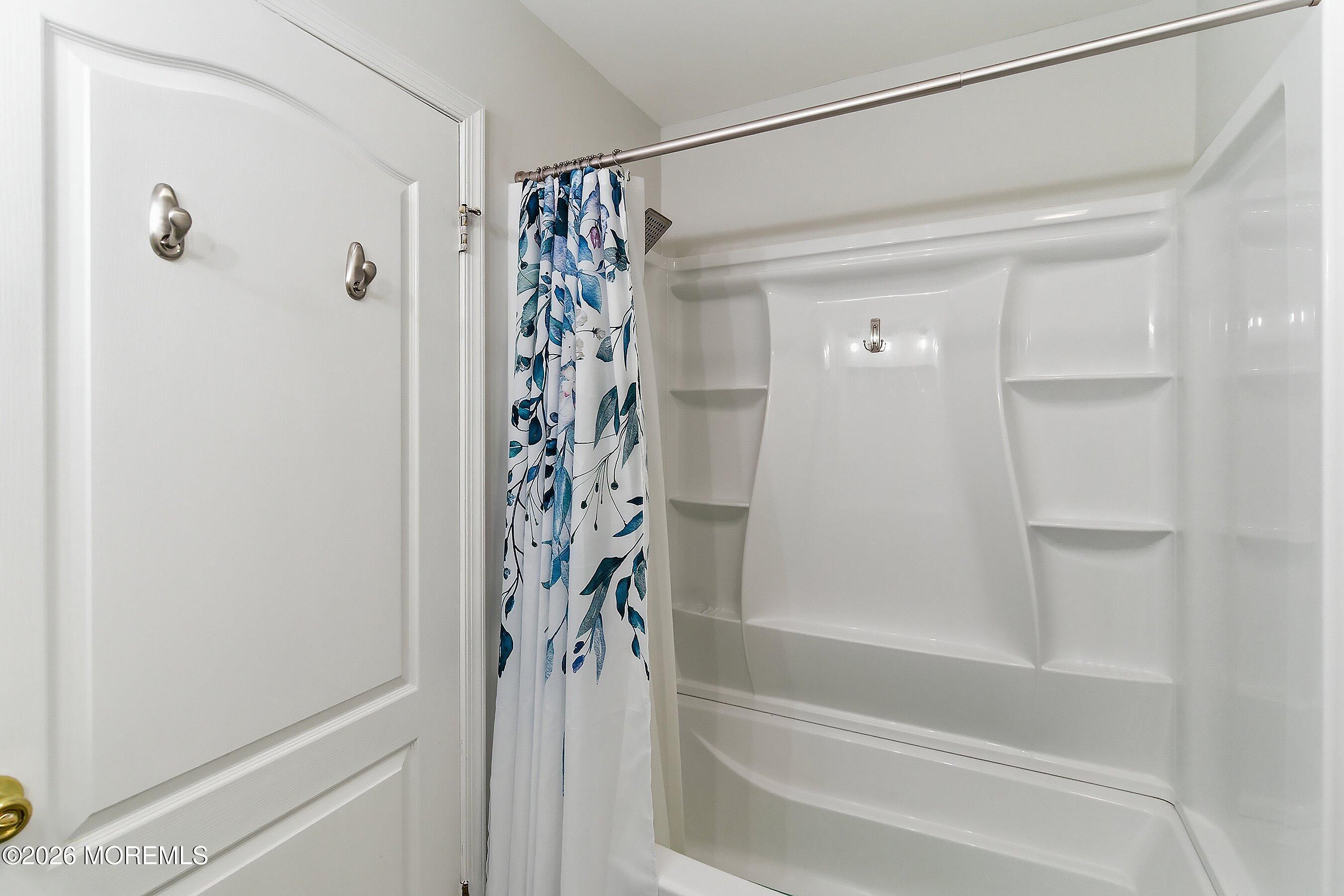 49 Lucia Court Matawan, NJ 07747 - Photo 19 of 25 27-Bath 2B