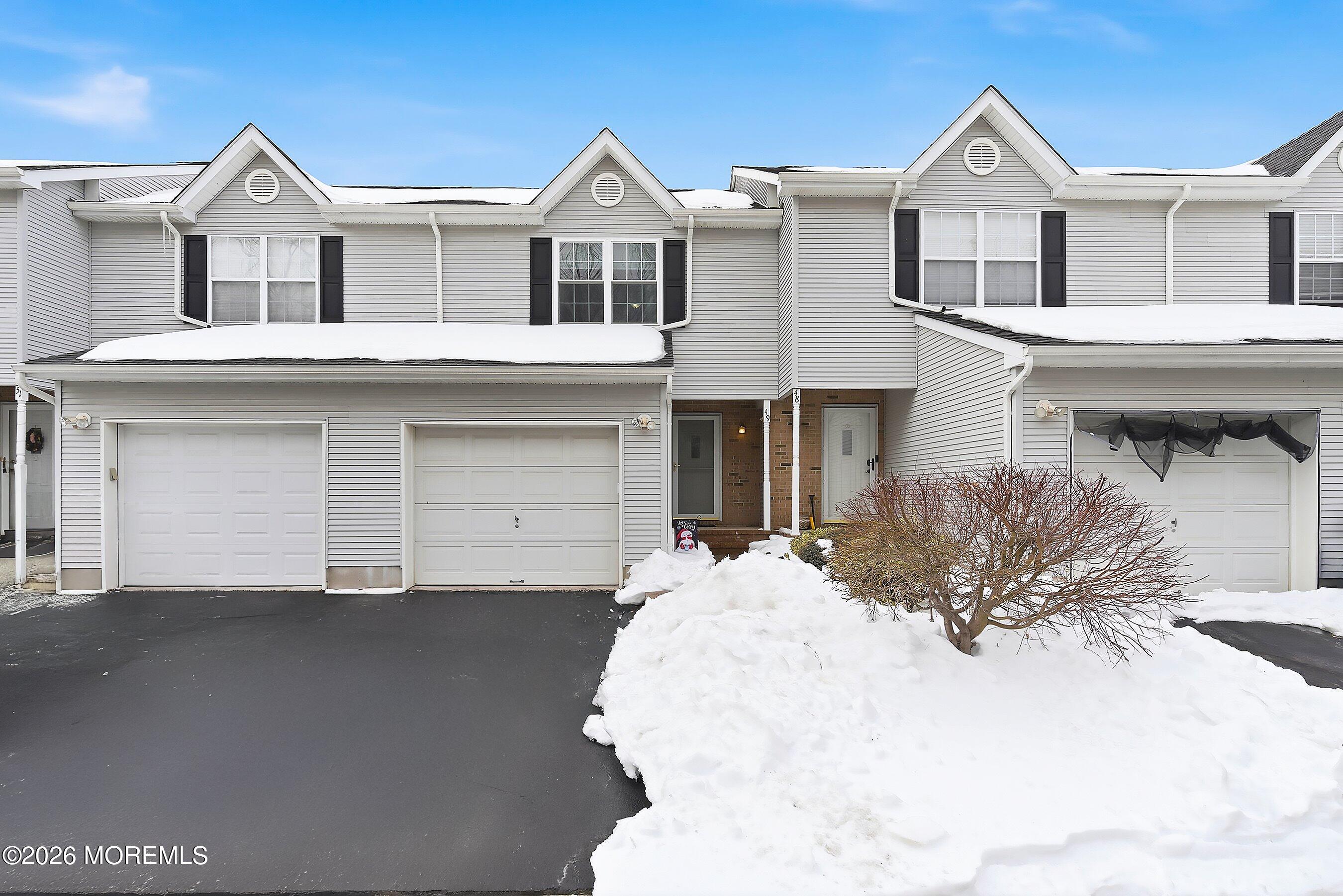 49 Lucia Court Matawan, NJ 07747 - Photo 2 of 25 04-Front 2