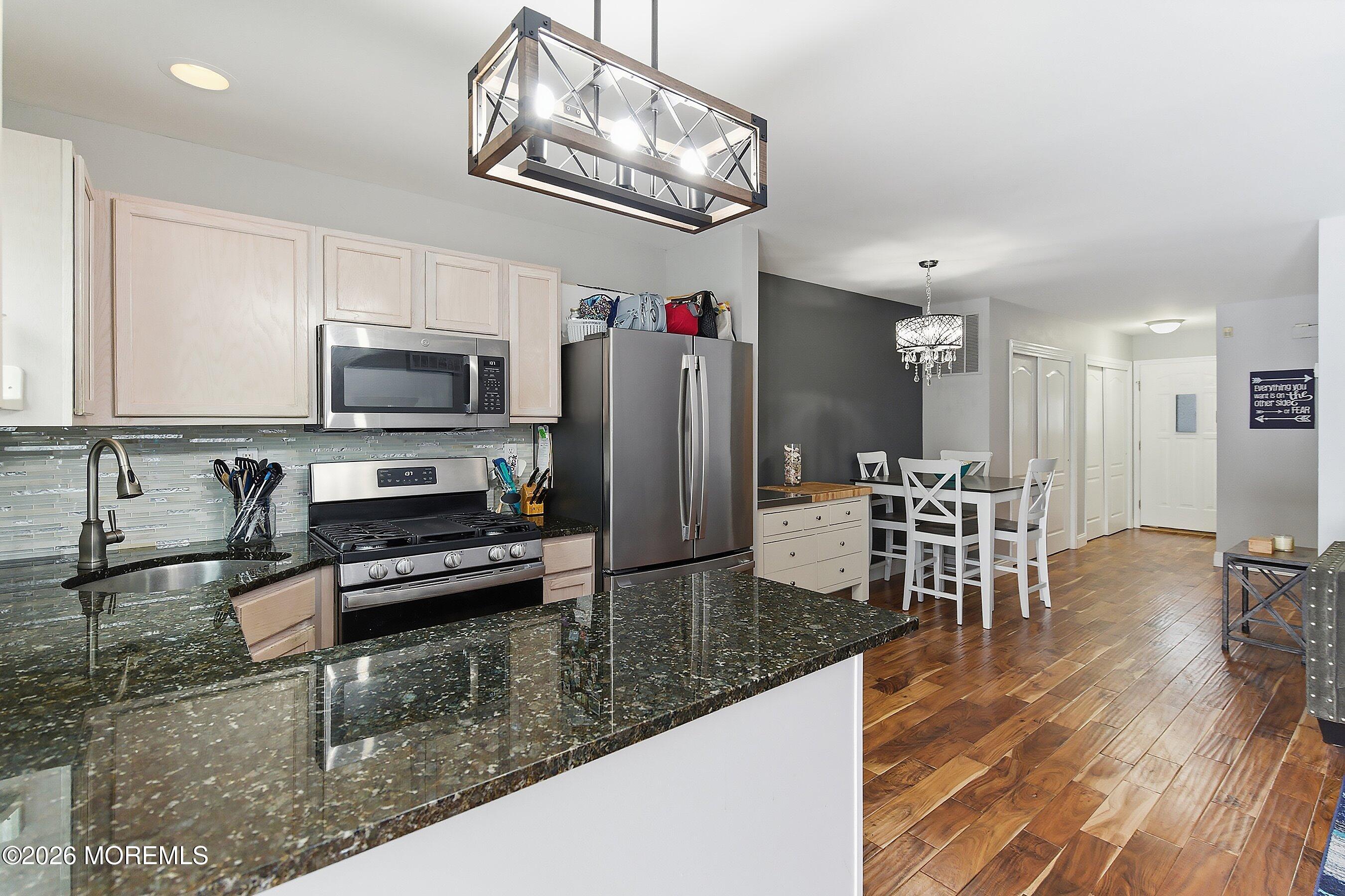 49 Lucia Court Matawan, NJ 07747 - Photo 5 of 25 13-Kitchen and Dining