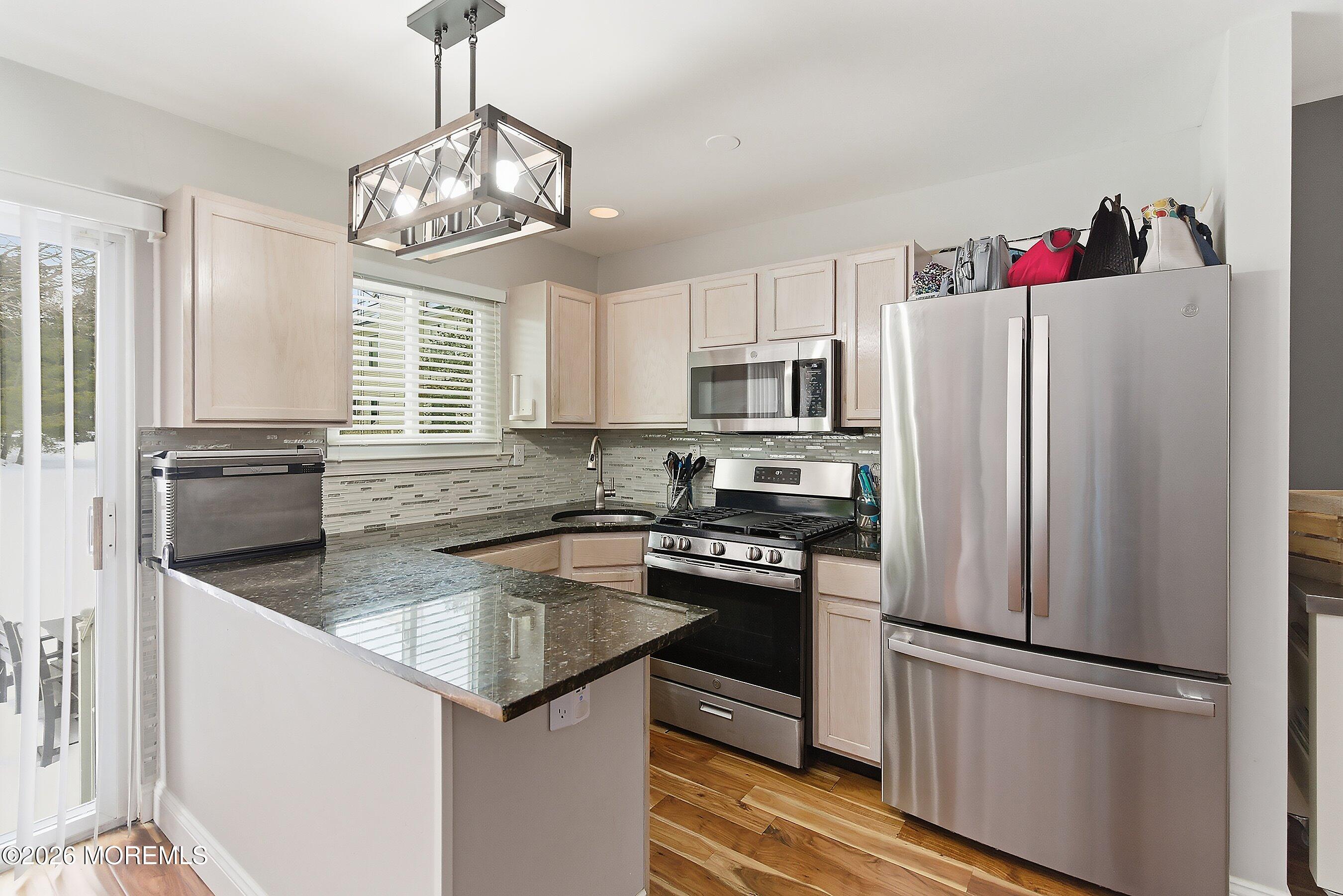 49 Lucia Court Matawan, NJ 07747 - Photo 6 of 25 14-Kitchen