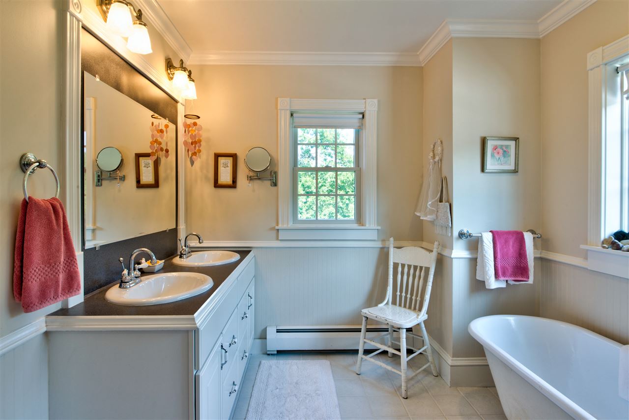 4600 Ridgewood Road Traverse City, MI 49686 - Photo 18 of 35 1844546-19.JPG