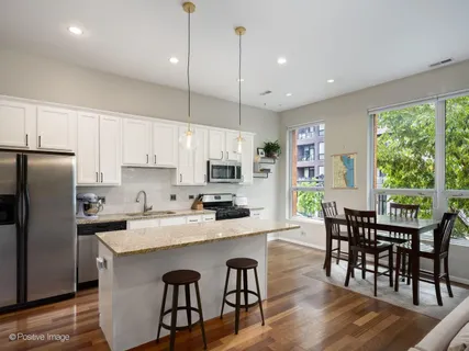 $575,000 | 1719 North Western Avenue, Unit 2, Chicago, IL 60647
