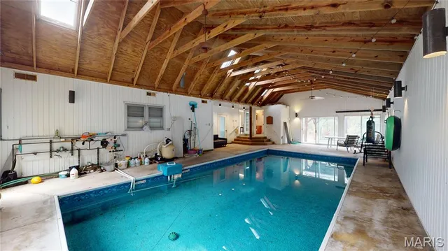 $195,000 | 957 Highway 140, Greenville, IL 62246