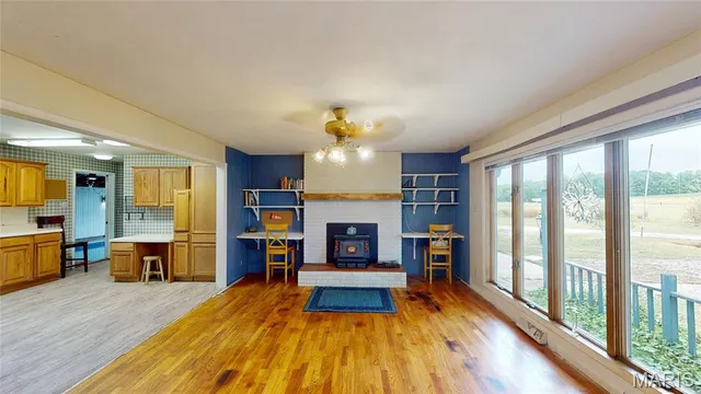 $195,000 | 957 Highway 140, Greenville, IL 62246