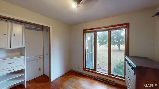 $195,000 | 957 Highway 140, Greenville, IL 62246