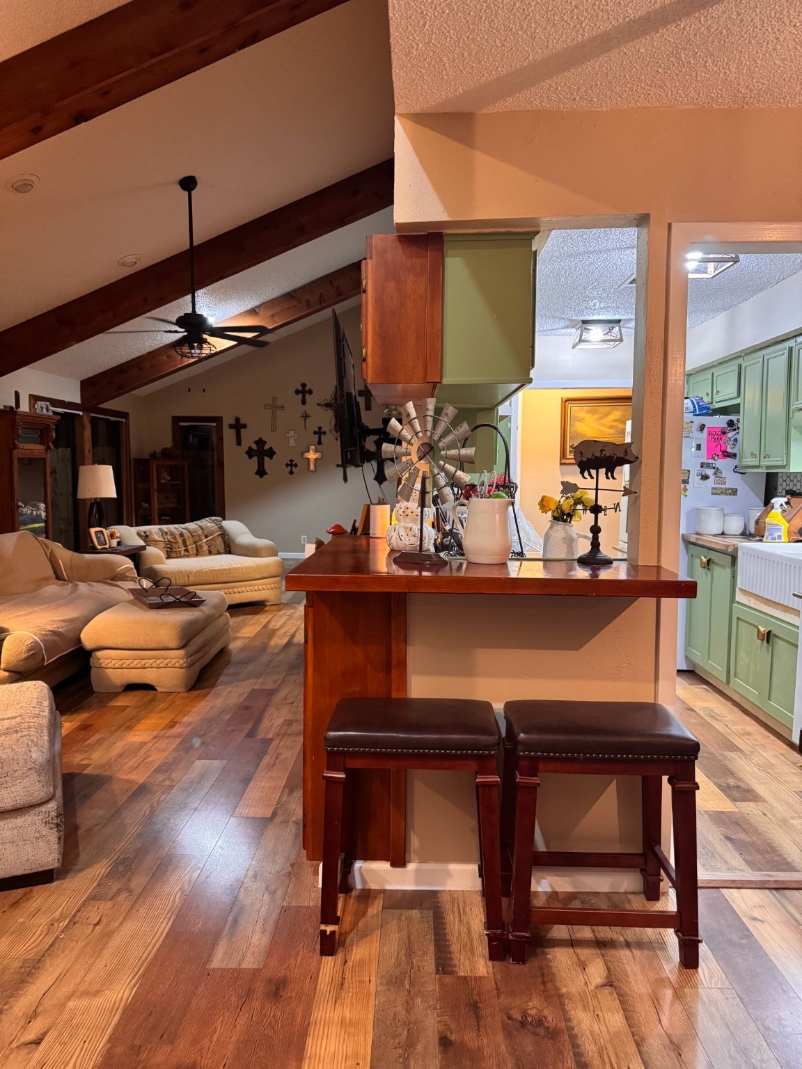 75 Coral Gables Trinity, TX 75862 - Photo 5 of 22 a living room with furniture pool table and chairs
