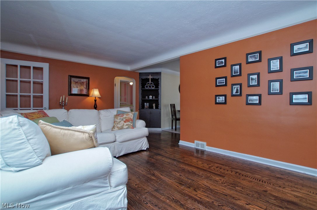 1361 Belrose Road Cleveland, OH 44124 - Photo 5 of 25 Gallery Image 5