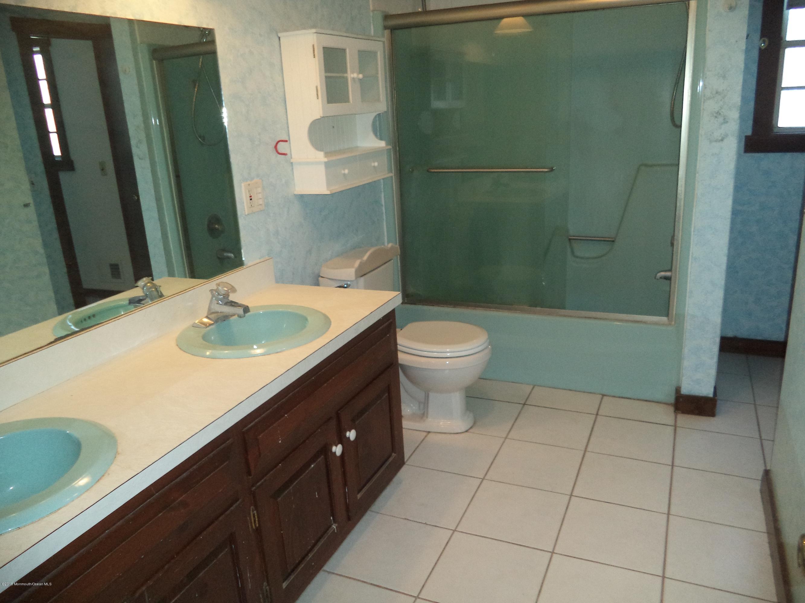 1613 Martin Road Neptune, NJ 07753 - Photo 11 of 20 027