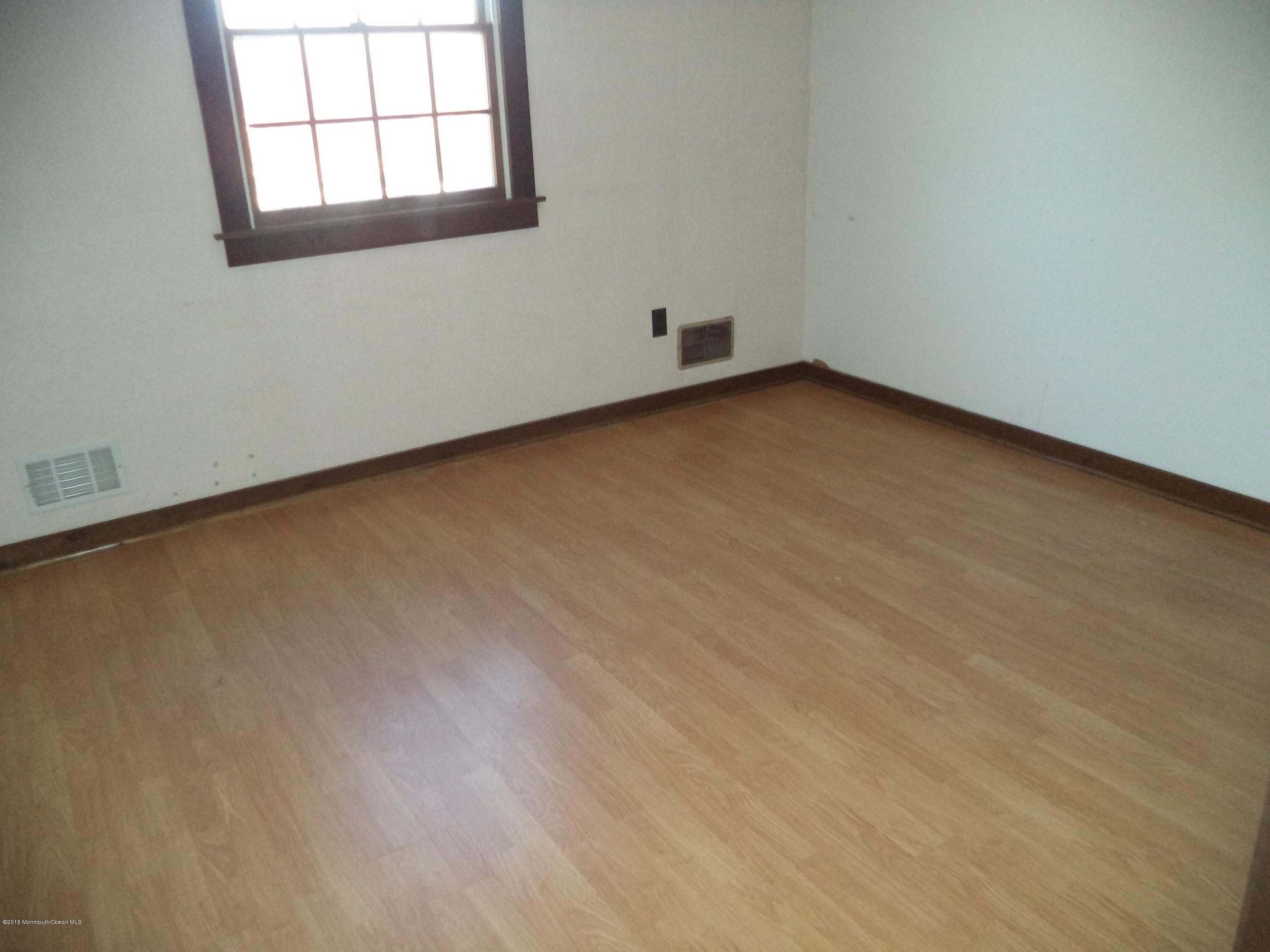 1613 Martin Road Neptune, NJ 07753 - Photo 13 of 20 029