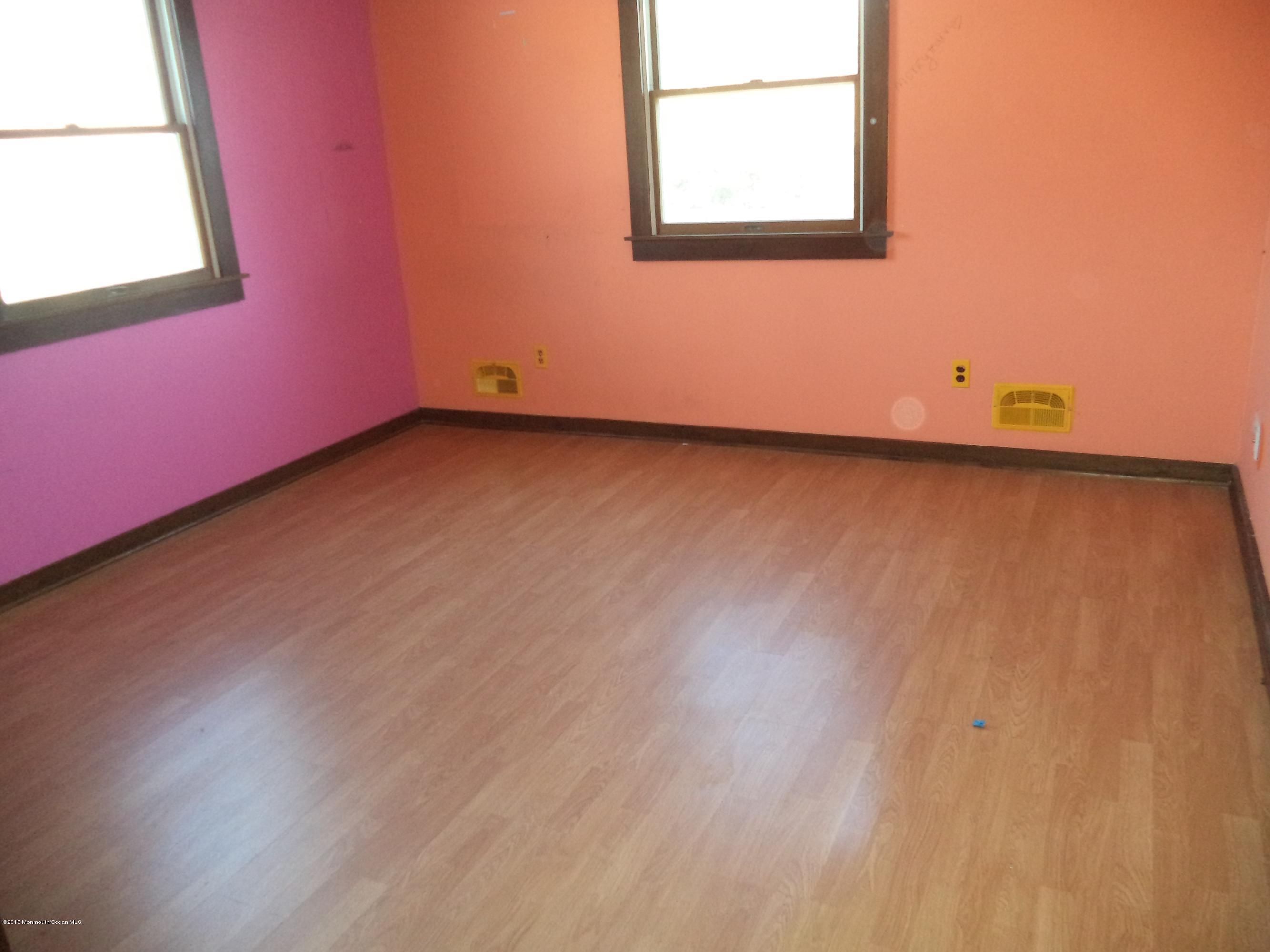 1613 Martin Road Neptune, NJ 07753 - Photo 14 of 20 030