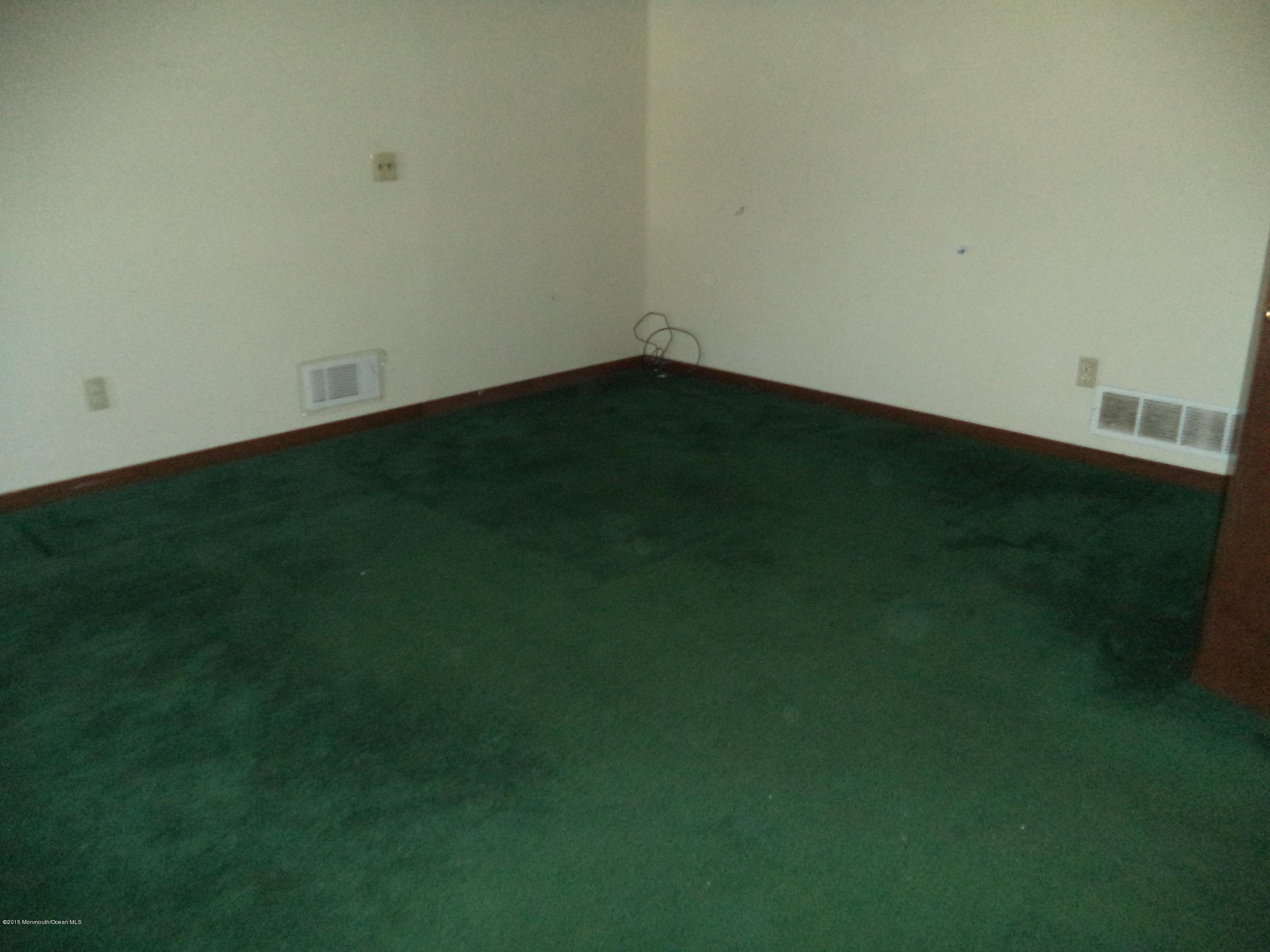 1613 Martin Road Neptune, NJ 07753 - Photo 6 of 20 019