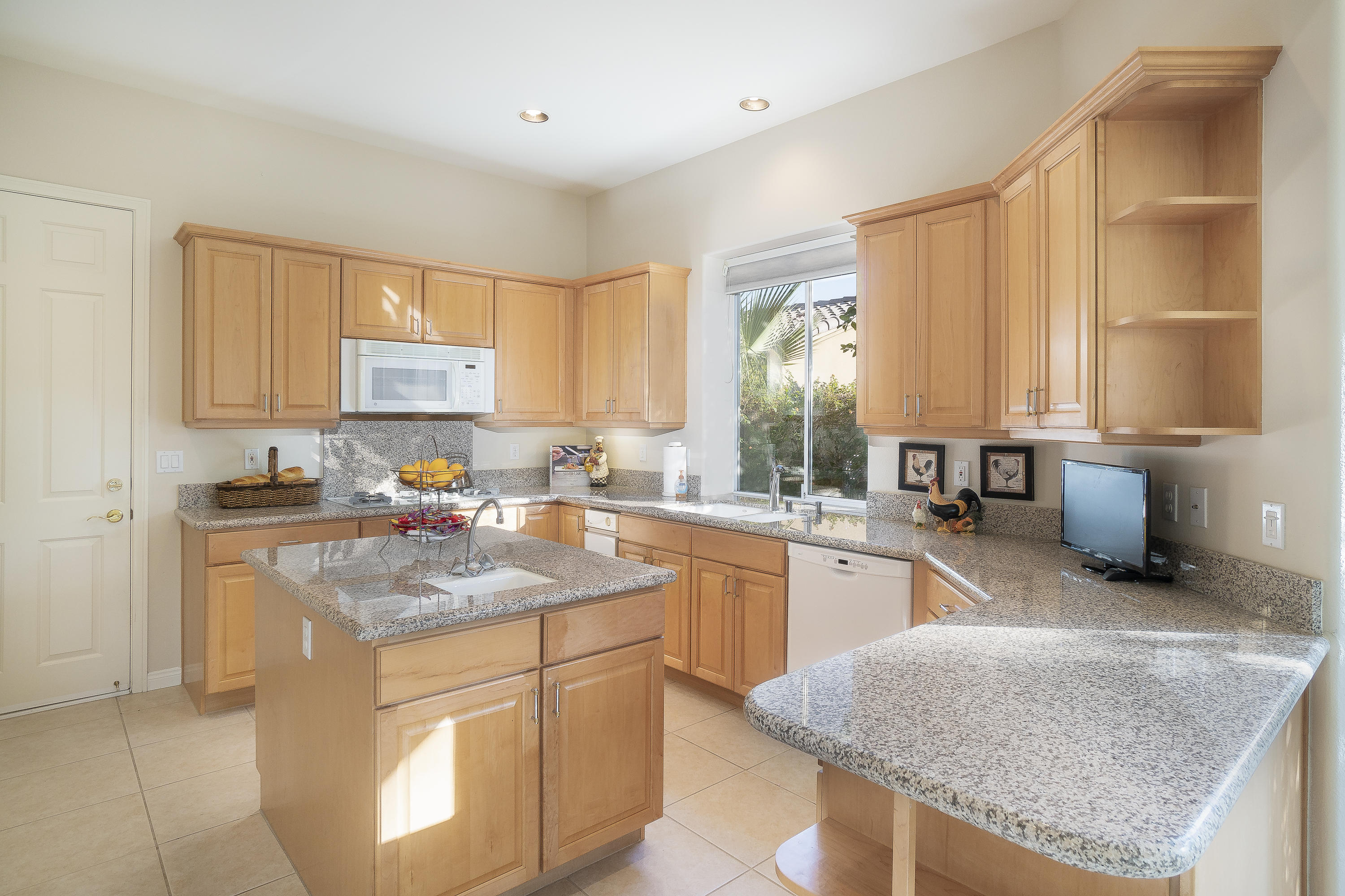 24 Bentley Road Rancho Mirage, CA 92270 - Photo 14 of 35 M-S 24 Bentley Rancho Mirage CA--15