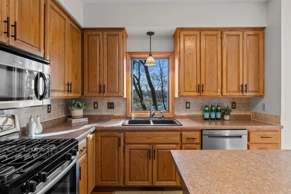 $679,900 | 14751 62nd Avenue North, Maple Grove, MN 55311