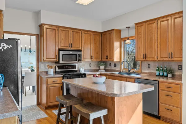 $679,900 | 14751 62nd Avenue North, Maple Grove, MN 55311