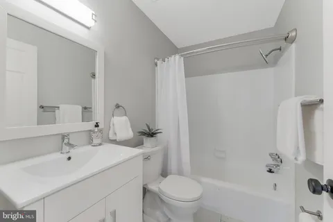$1,090,000 | 6749 Towne Lane Road, McLean, VA 22101
