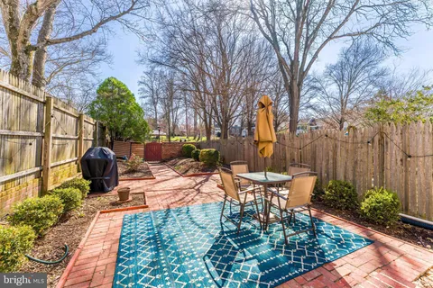 $1,090,000 | 6749 Towne Lane Road, McLean, VA 22101