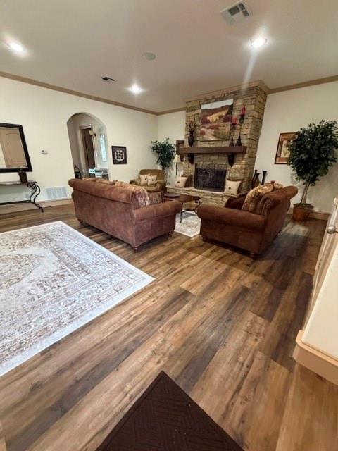 202 Tower Circle Terrell, TX 75160 - Photo 39 of 39 a living room with furniture and a flat screen tv