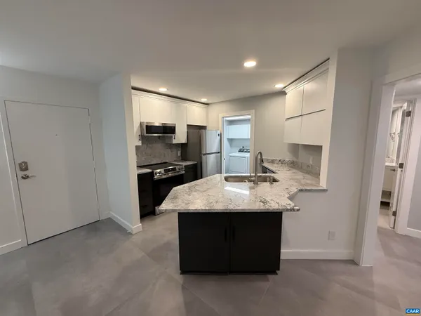 $4,200 | 2108 Jefferson Park Avenue, Unit B, Charlottesville, VA 22903