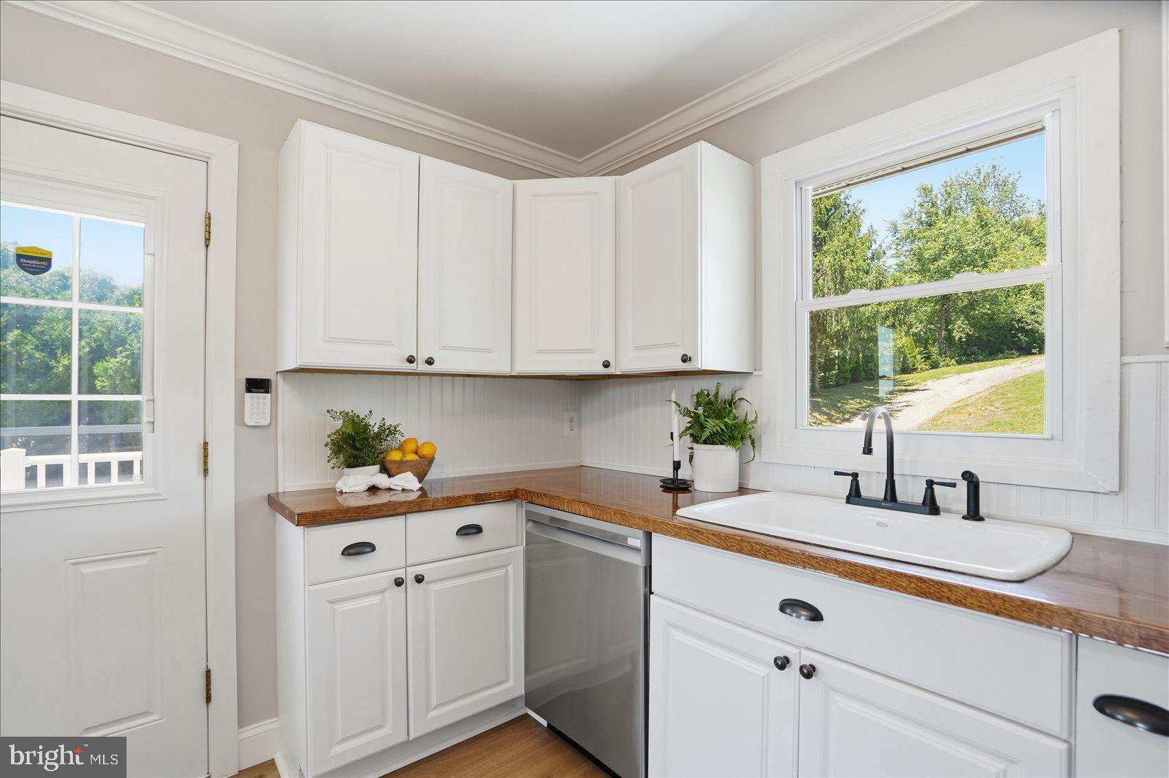 2949 Whiteford Road Whiteford, MD 21160 - Photo 8 of 35