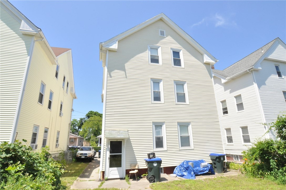18 Geneva Street Providence, RI 02908 - Photo 4 of 18