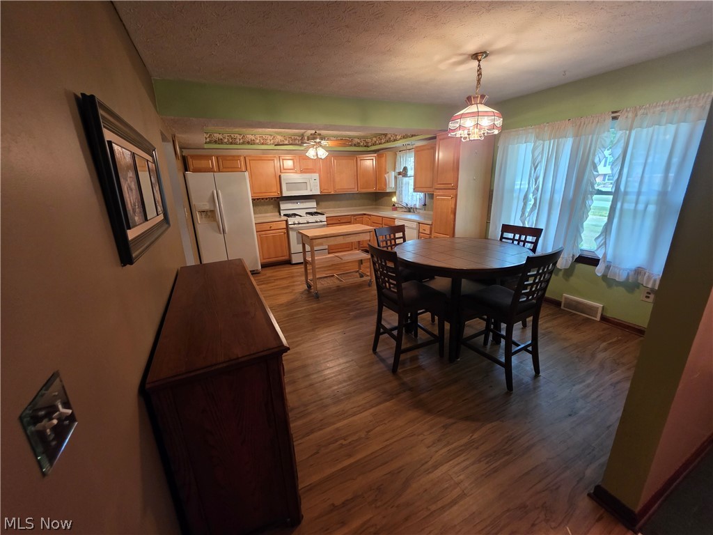 490 Bonshire Road Akron, OH 44319 - Photo 5 of 28 Gallery Image 5