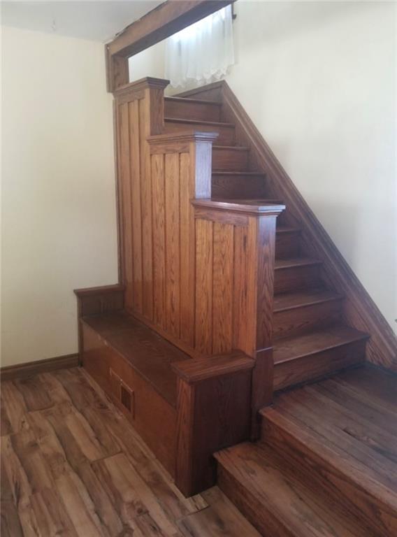 740 Chestnut Street New Castle, PA 16101 - Photo 7 of 16 a view of entryway