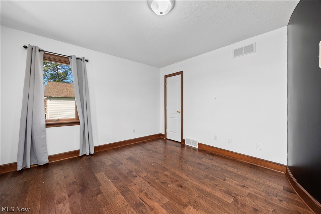 6232 Oak Point Road Lorain, OH 44053 - Photo 26 of 49 Gallery Image 26