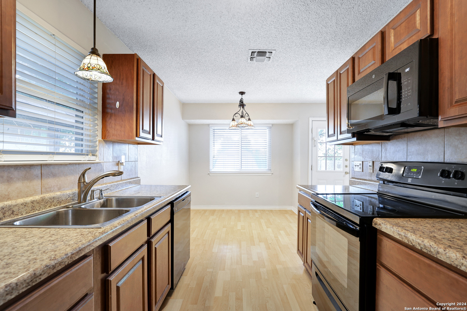 9262 Ridge Branch San Antonio, TX 78250 - Photo 6 of 13